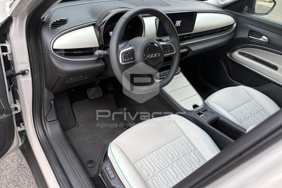 FIAT 600 Hybrid 145 CV DCT MHEV La Prima