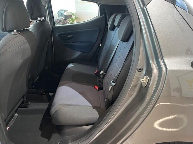 Lancia Ypsilon 1.0 firefly hybrid Silver *18.000 KM*