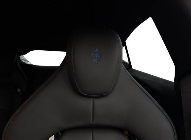 FERRARI Purosangue Purosangue-Panorama -Tagl.7 Anni Inclusi -Full