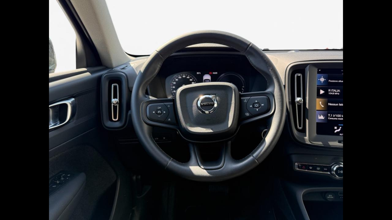 VOLVO XC40 2023 - XC40 1.5 t4 recharge phev Essential auto