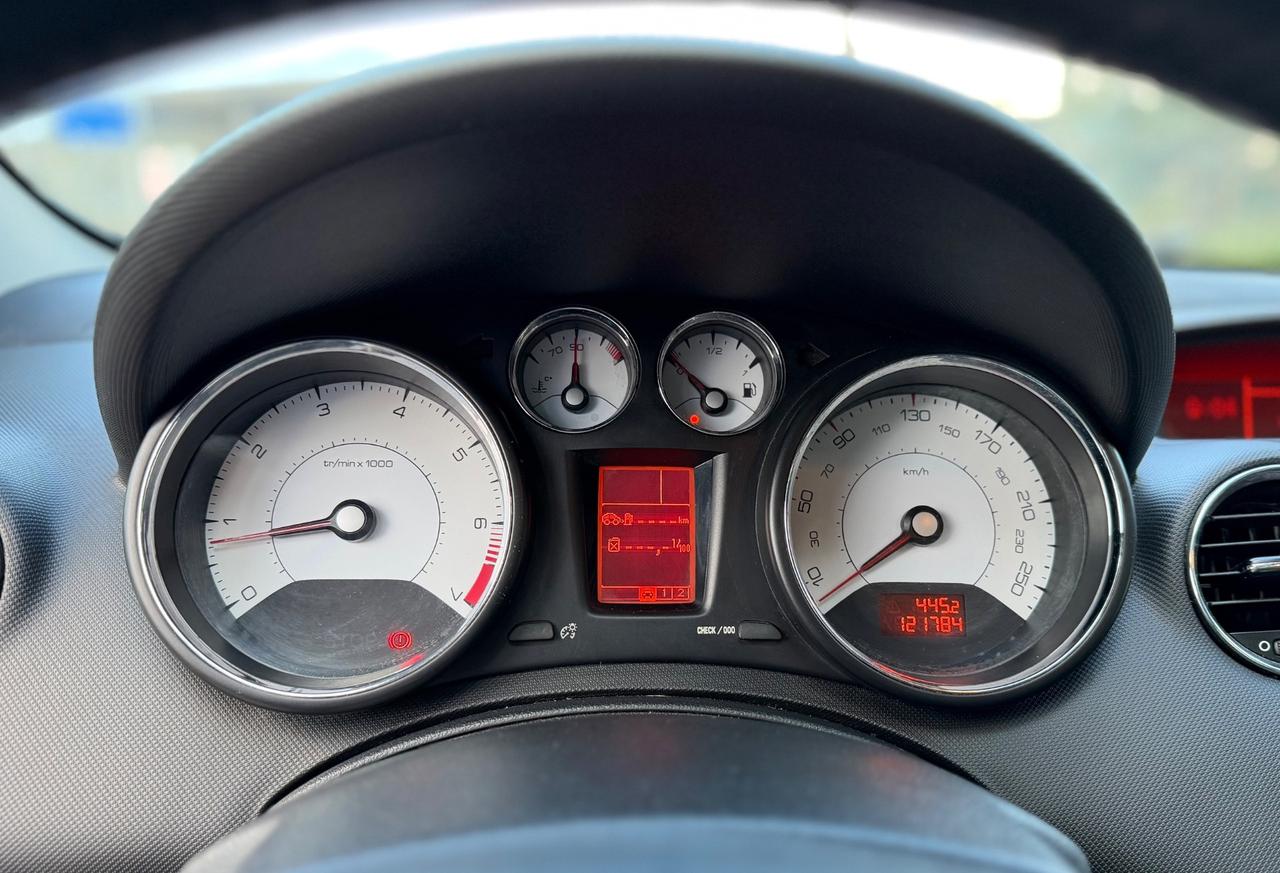 Peugeot 308 CC 1.6 THP 156CV aut. Féline