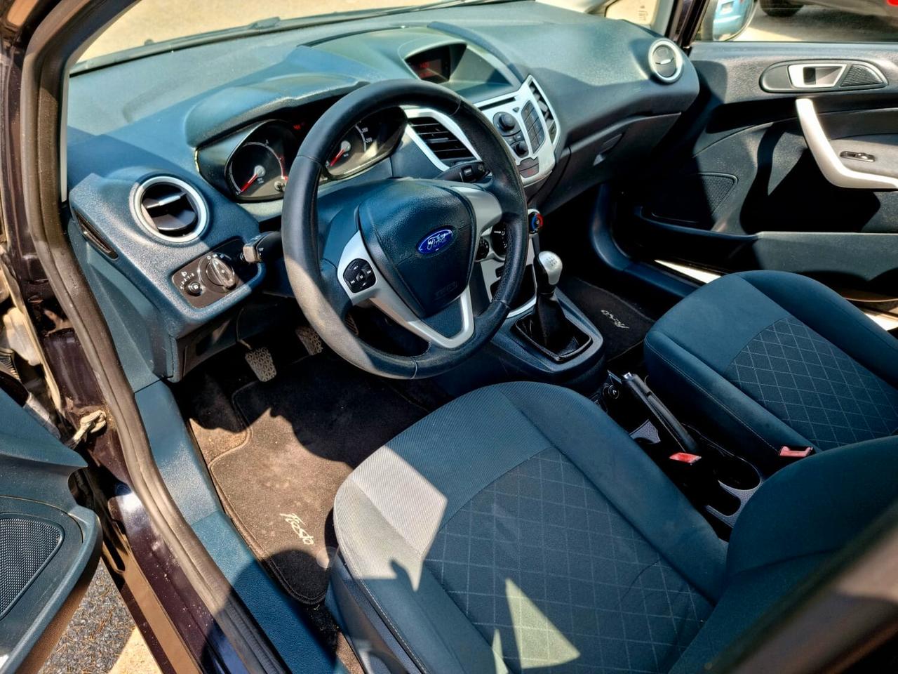 Ford Fiesta 1.4d ADATTA A NEOPATENTATI