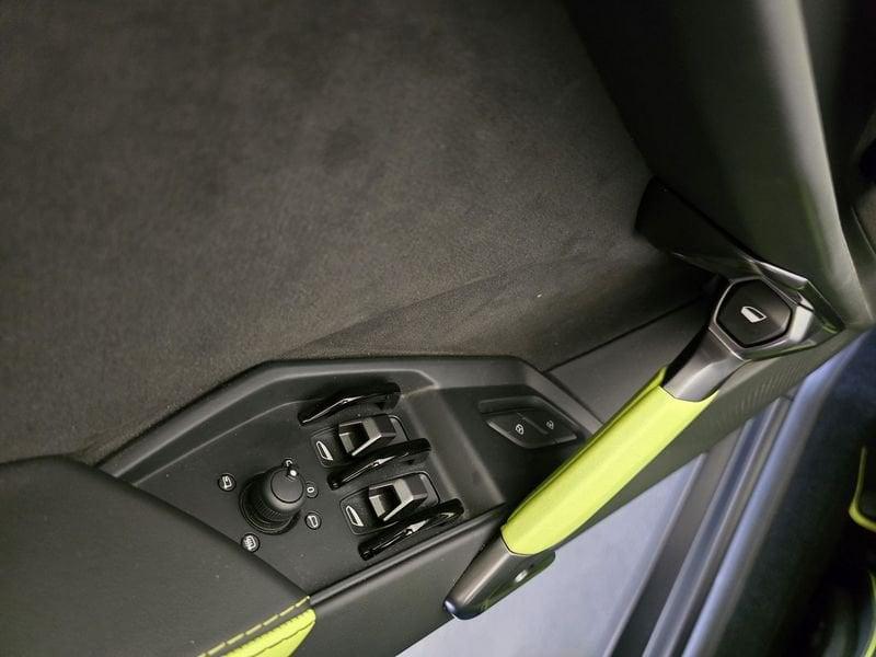 Lamborghini Revuelto Revuelto 6.5 V12