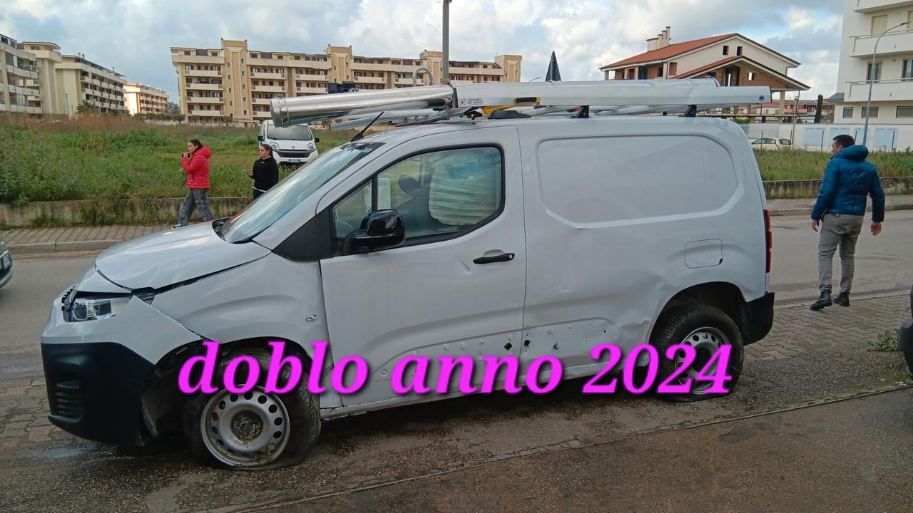 Fiat Doblo 4x4 incidentata sinistrata mondialcars 024