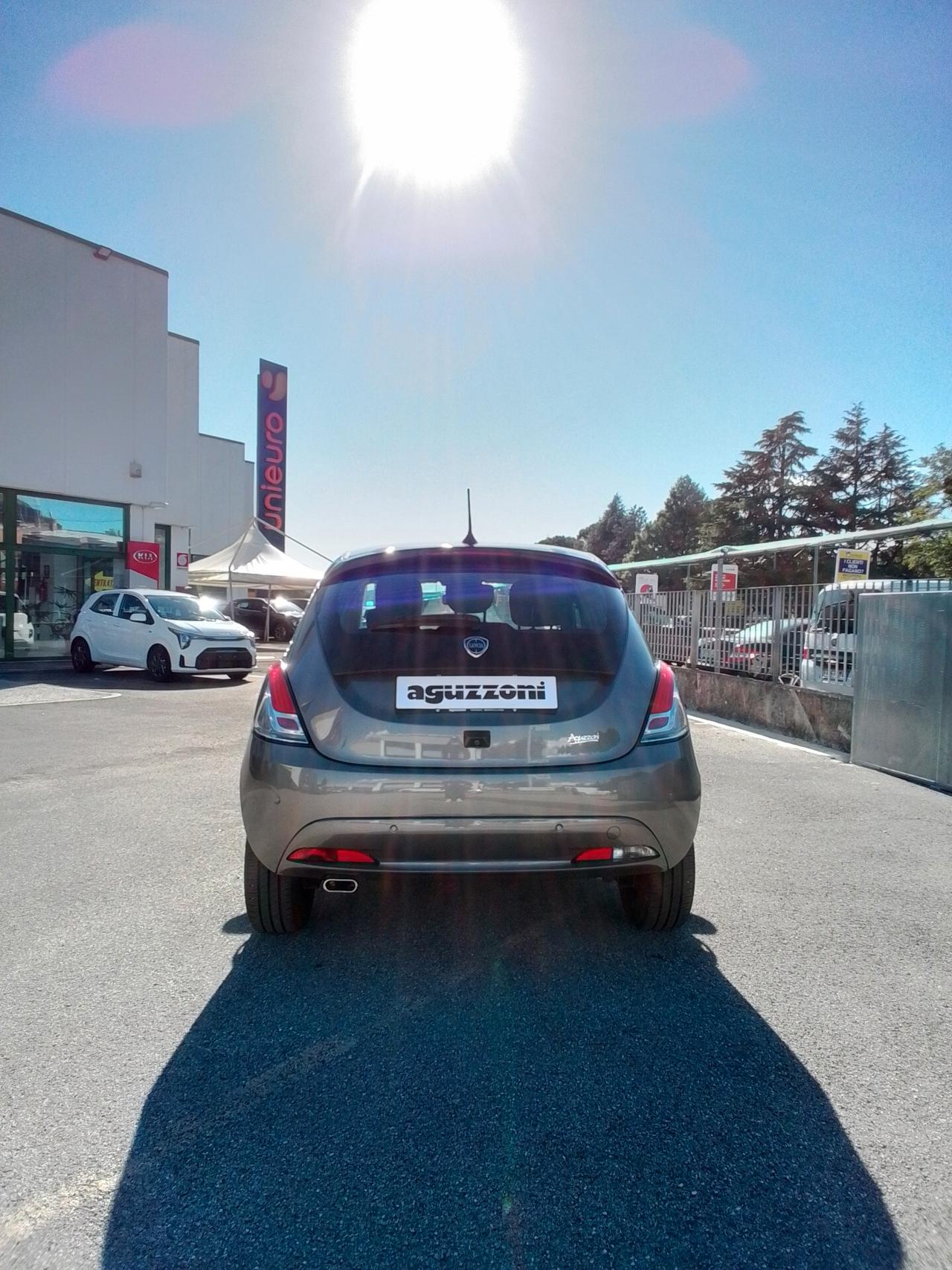 Lancia Ypsilon 1.0 FireFly 5 porte S&S Hybrid Platino