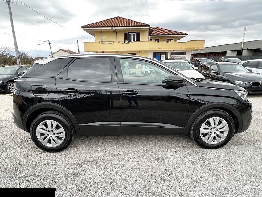 PEUGEOT 3008 1.2 BENZINA NAVI-AUTOMATICA