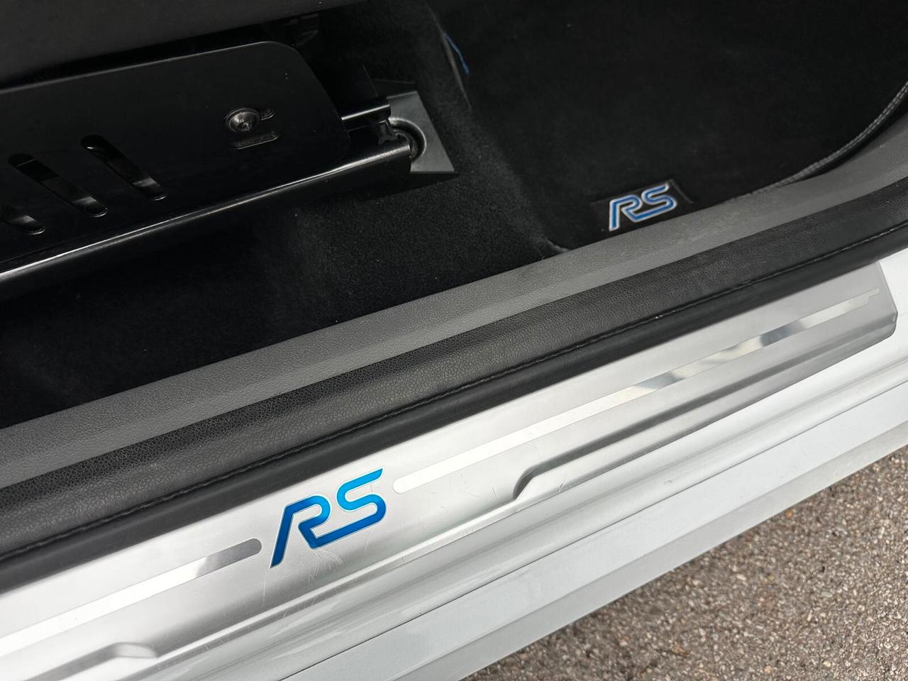 Ford Focus 2.5T (305CV) 3p. RS