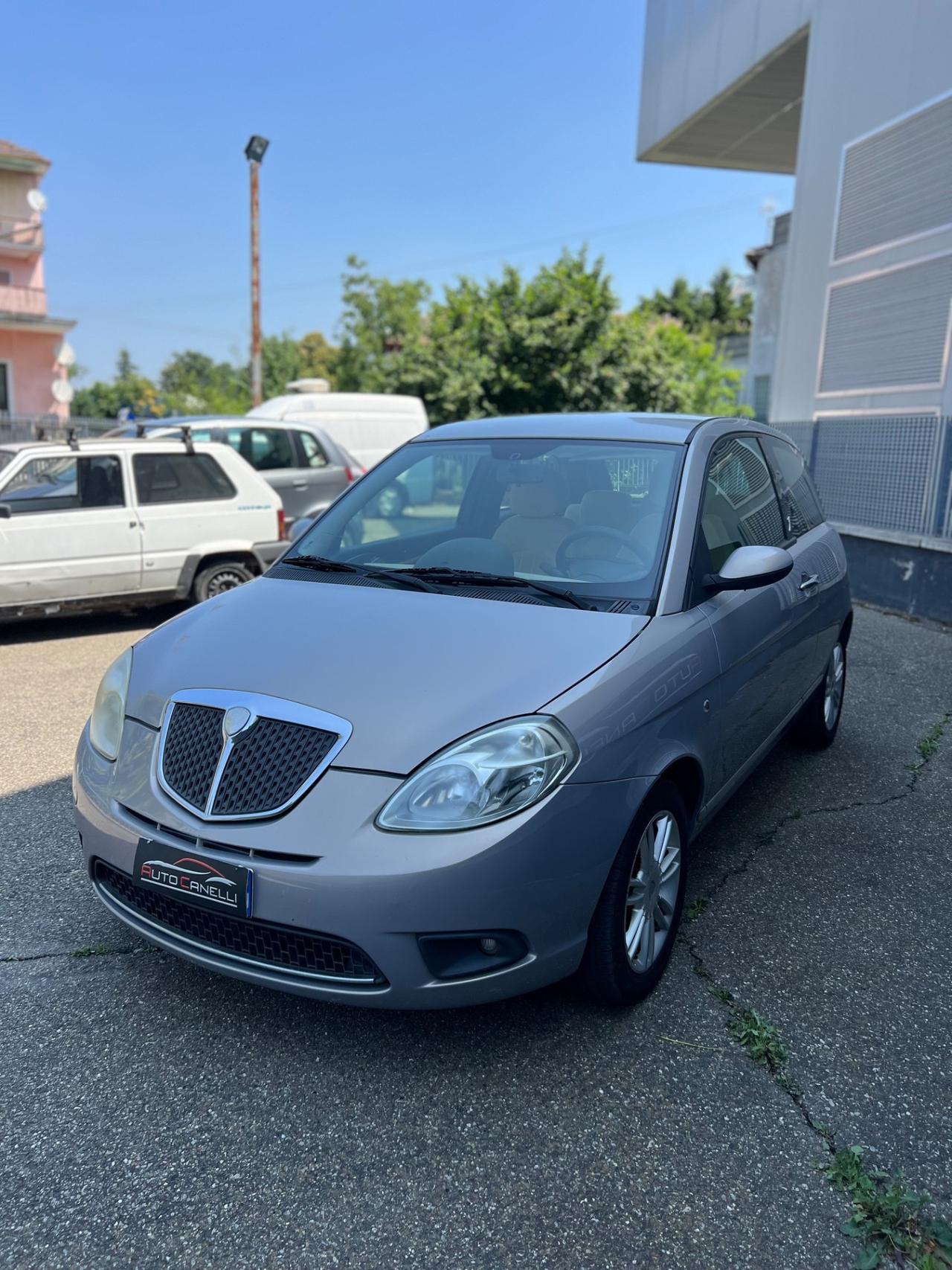 Lancia Ypsilon 1.2 b NEOPATENTATI OCCASIONE