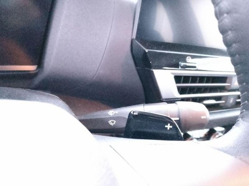 Citroën C4 1.2 puretech Plus s&s 130cv eat8