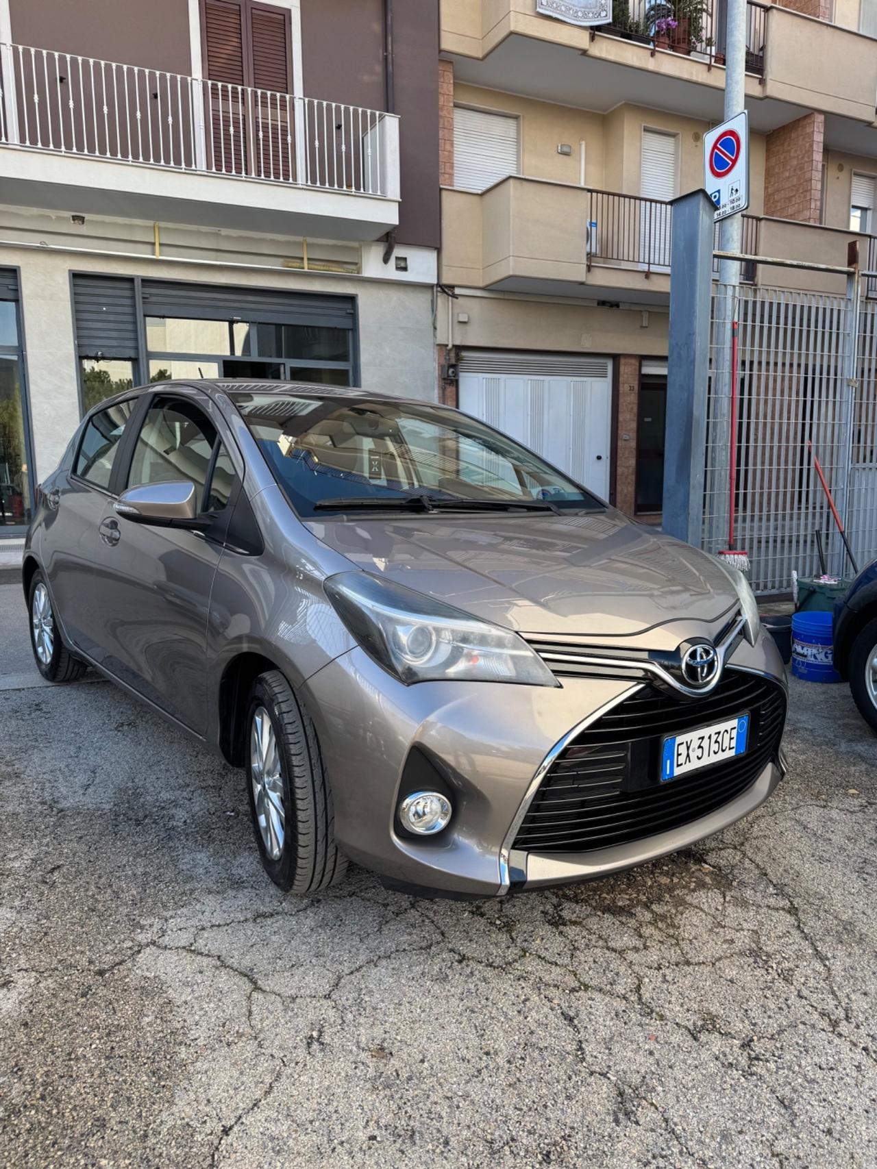 Toyota Yaris 1.4 D-4D 5 porte Lounge