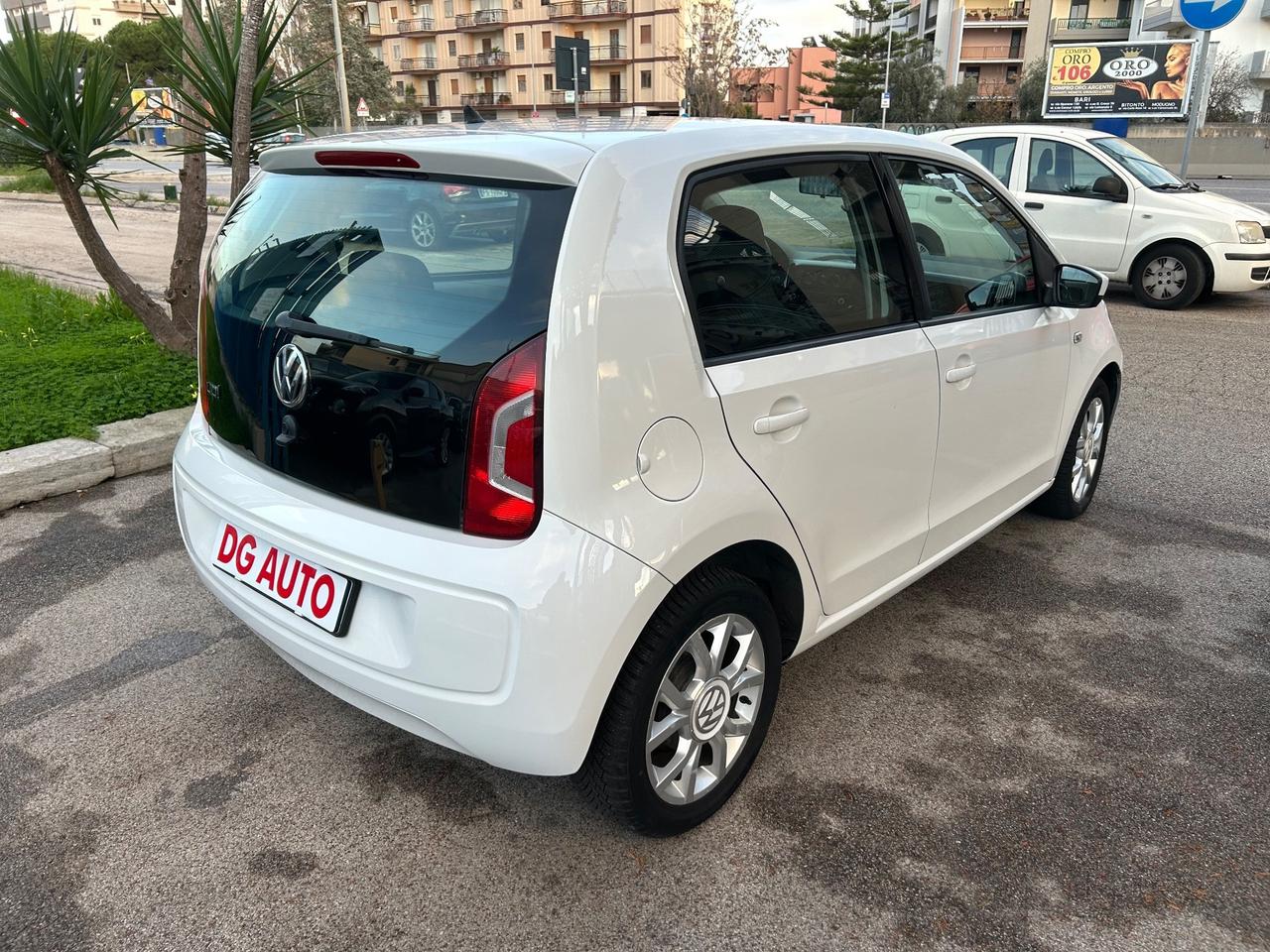 Volkswagen Up 1.0 benzina 75 cavalli 2012