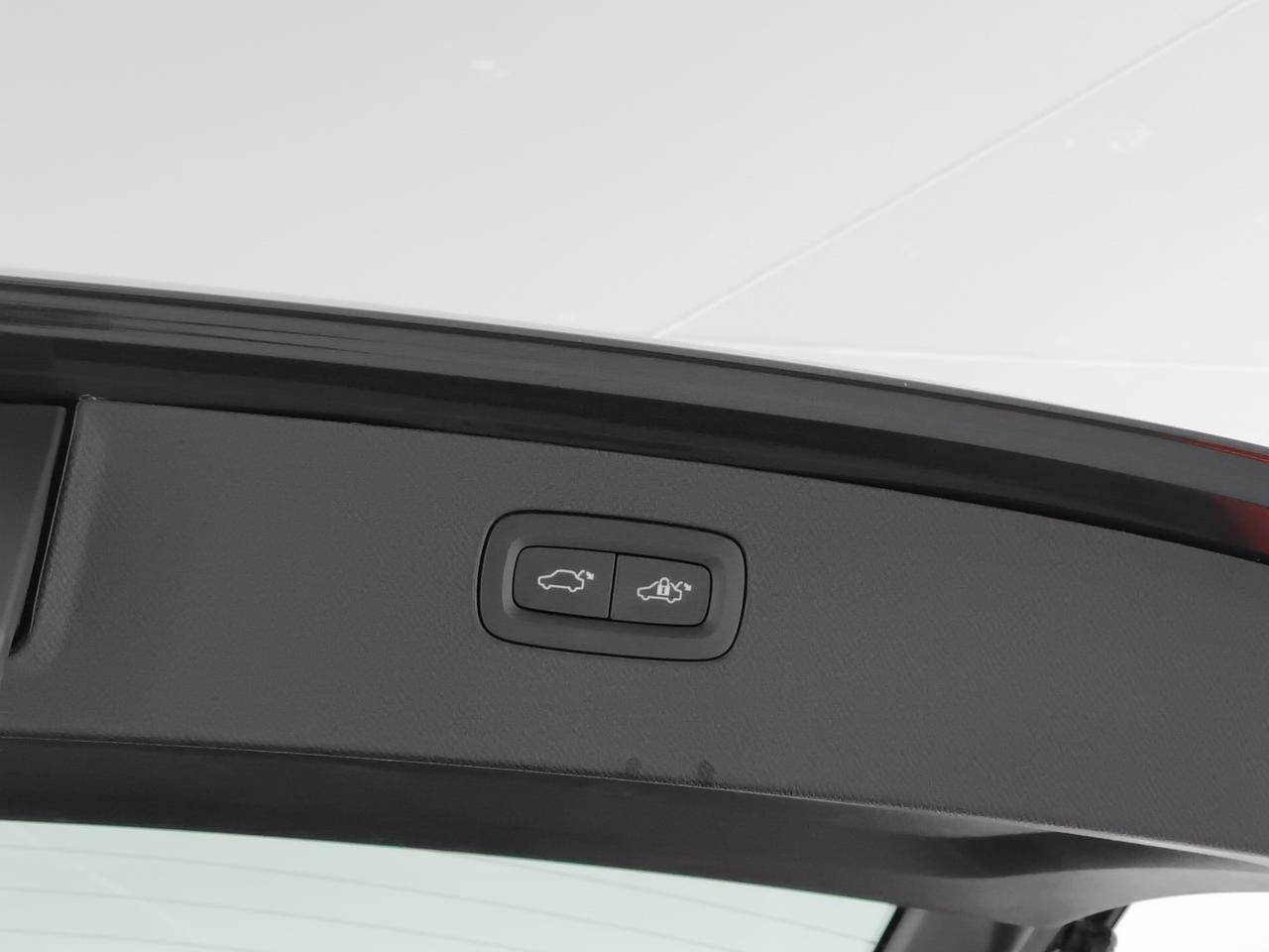 Volvo XC90 2.0 b5 Momentum awd