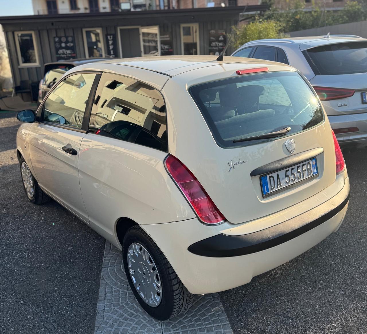 Lancia Ypsilon 1.2 Oro Giallo Gpl