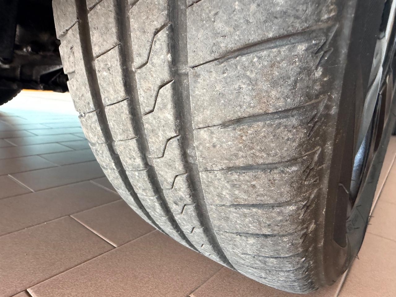 Lancia Ypsilon 1.3Mjt 75cv Neopatentati