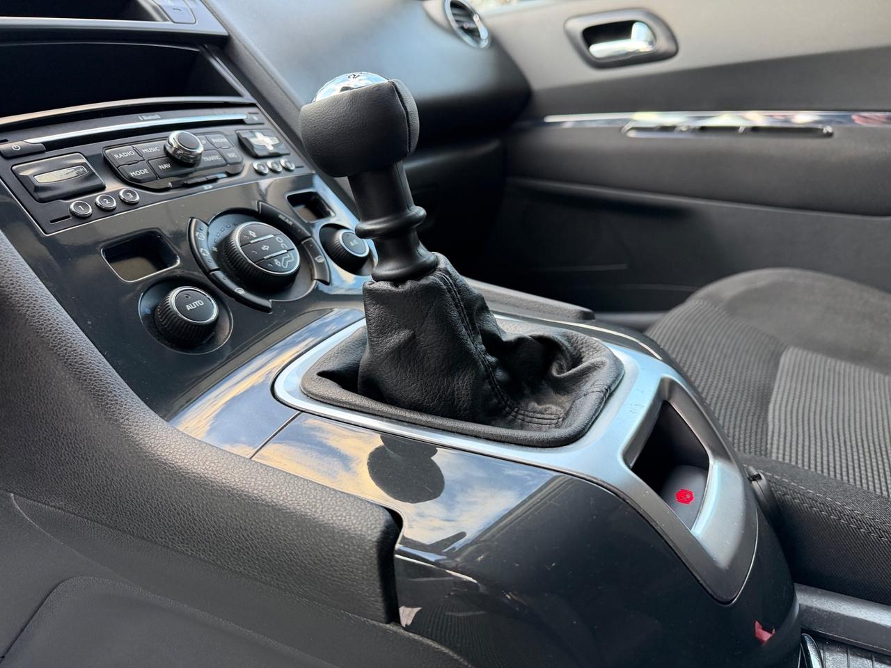 Peugeot 5008 1.6 HDi 112CV Premium