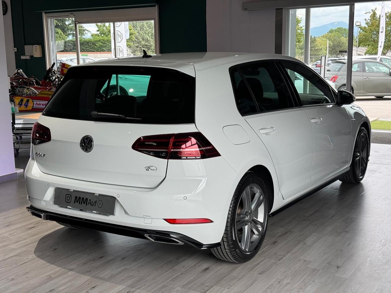 Volkswagen Golf 1.6 TDI 115 CV DSG R-LINE