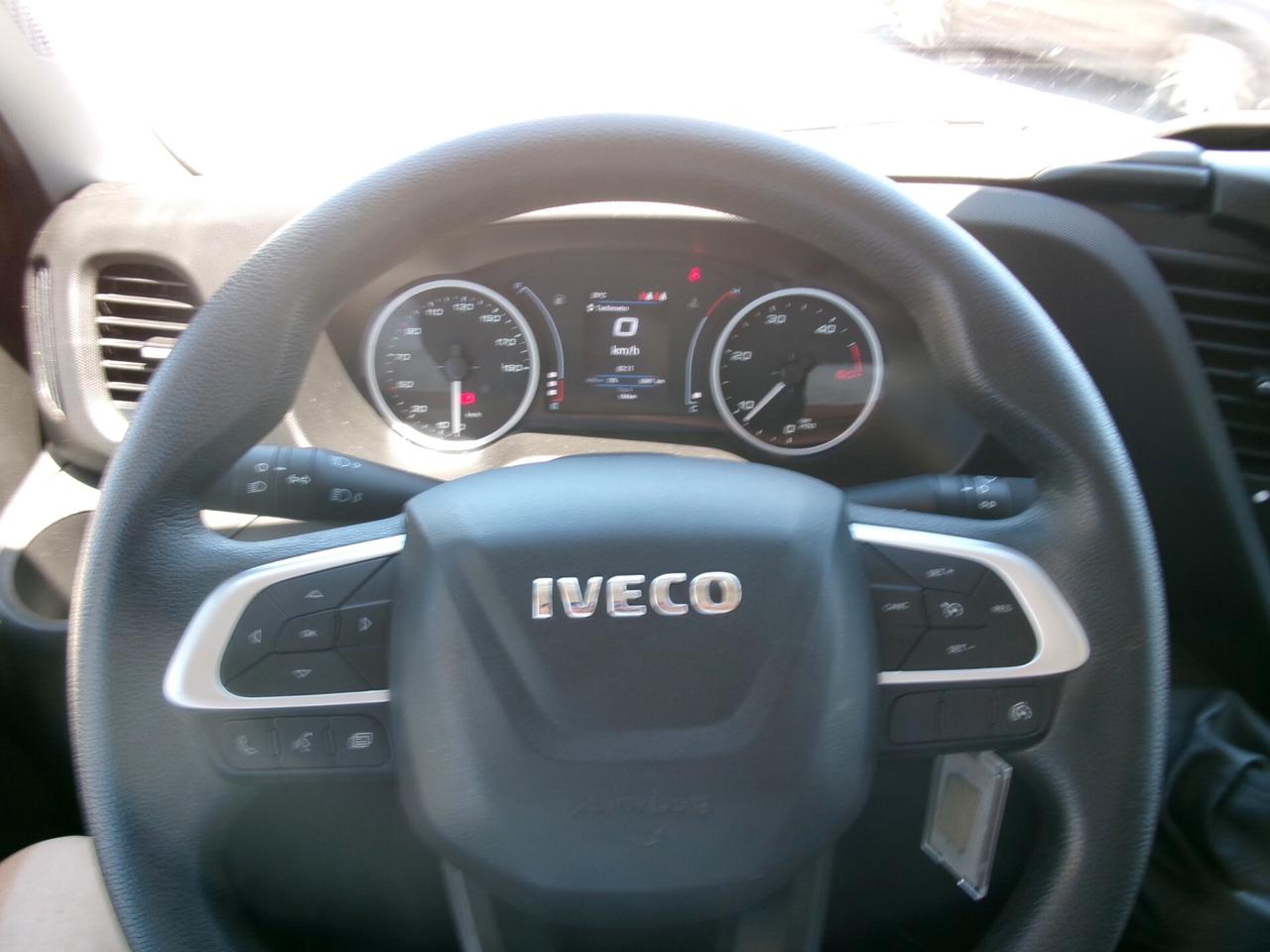 Iveco Daily 35C14 2.3 140CV E6D DOPPIA CABINA 7POSTI RIBALTABILE **32000 KM**
