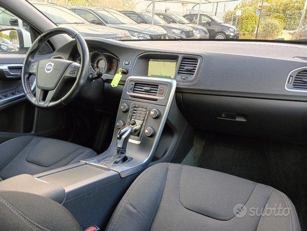 VOLVO V60 D2 1.6 Powershift Kinetic