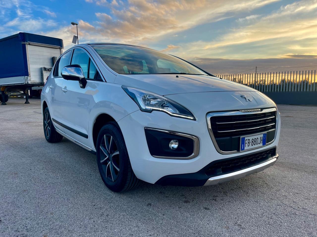 PEUGEOT 3008 1.6 HDI 120CV STRAFUL LED TETTO MY16