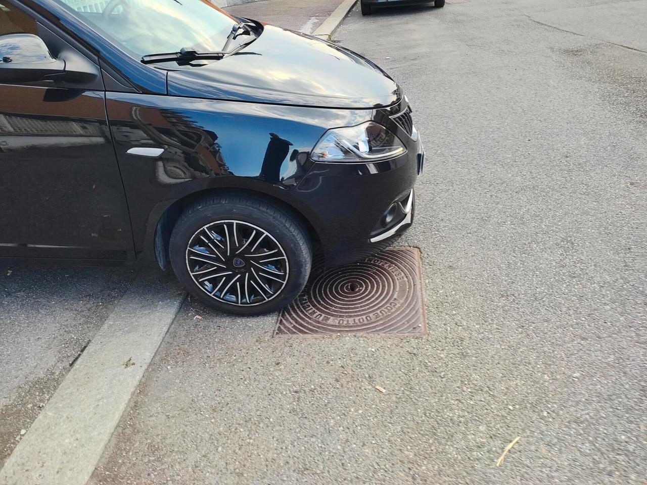 LANCIA YPSILON 1.0 HYBRID GOLD KM 22895 -2023