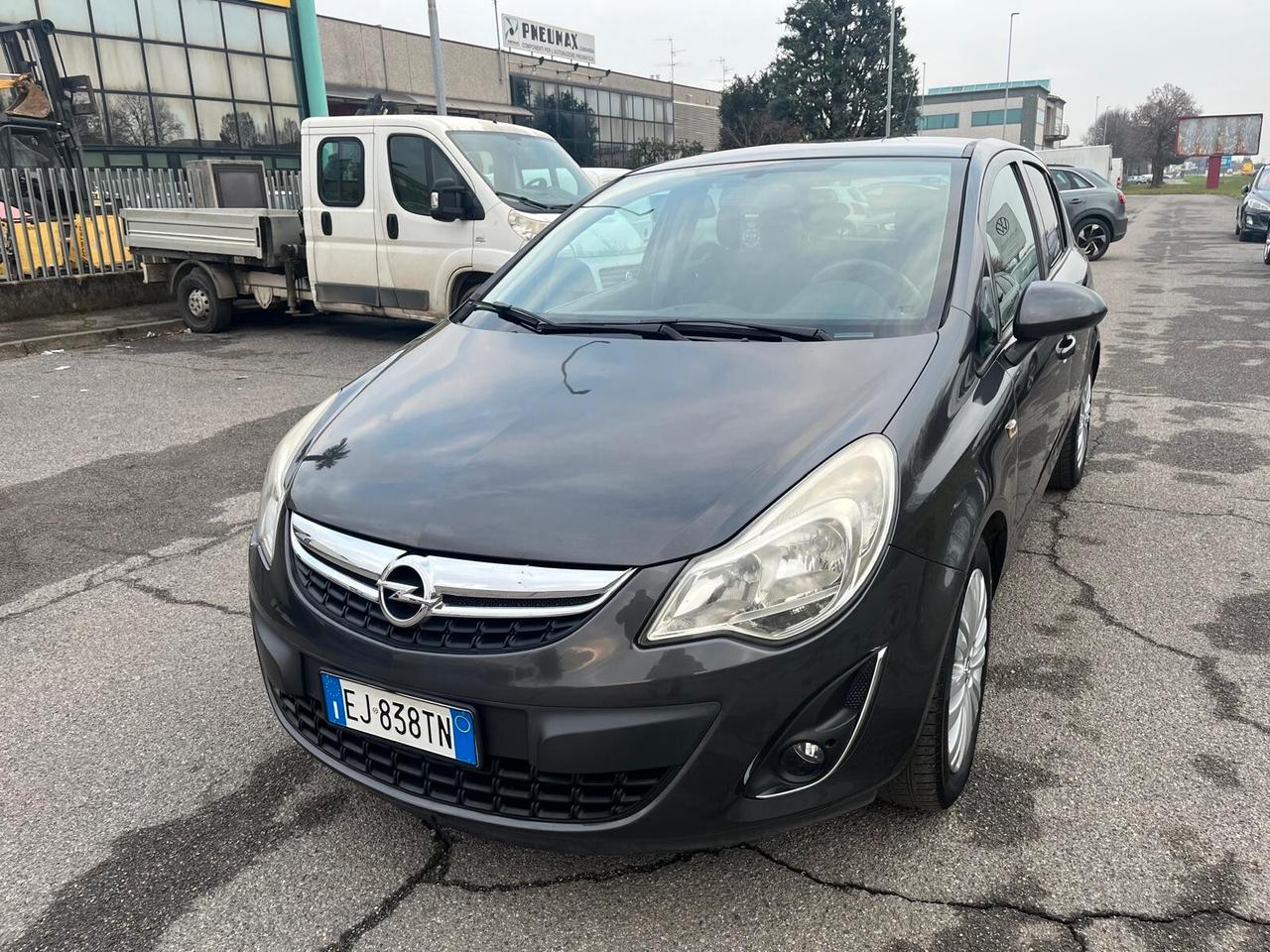 Opel Corsa 1.2 5 porte Club