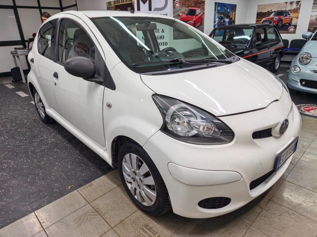 Toyota Aygo 1.0 12V VVT-i 5 porte Sol Connect