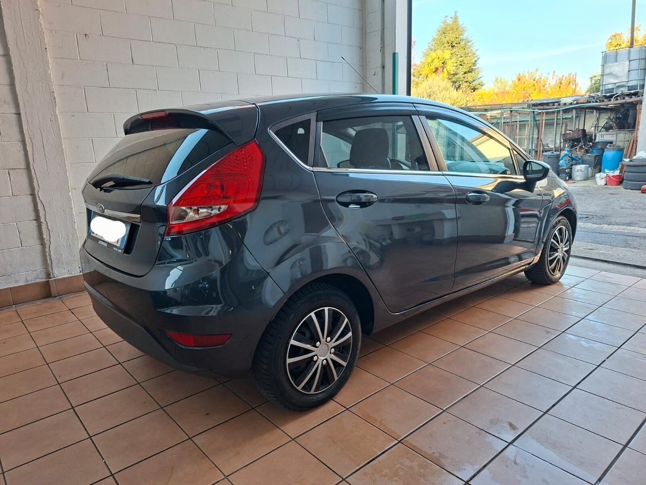 Ford Fiesta 5p 1.4 tdci Titanium, adatta a neop.