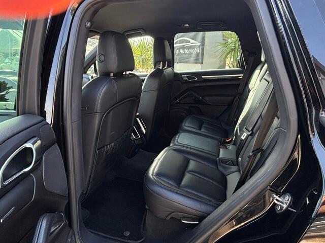 Porsche Cayenne 3.0 V6 tdi 262cv tiptronic Restyling 2016