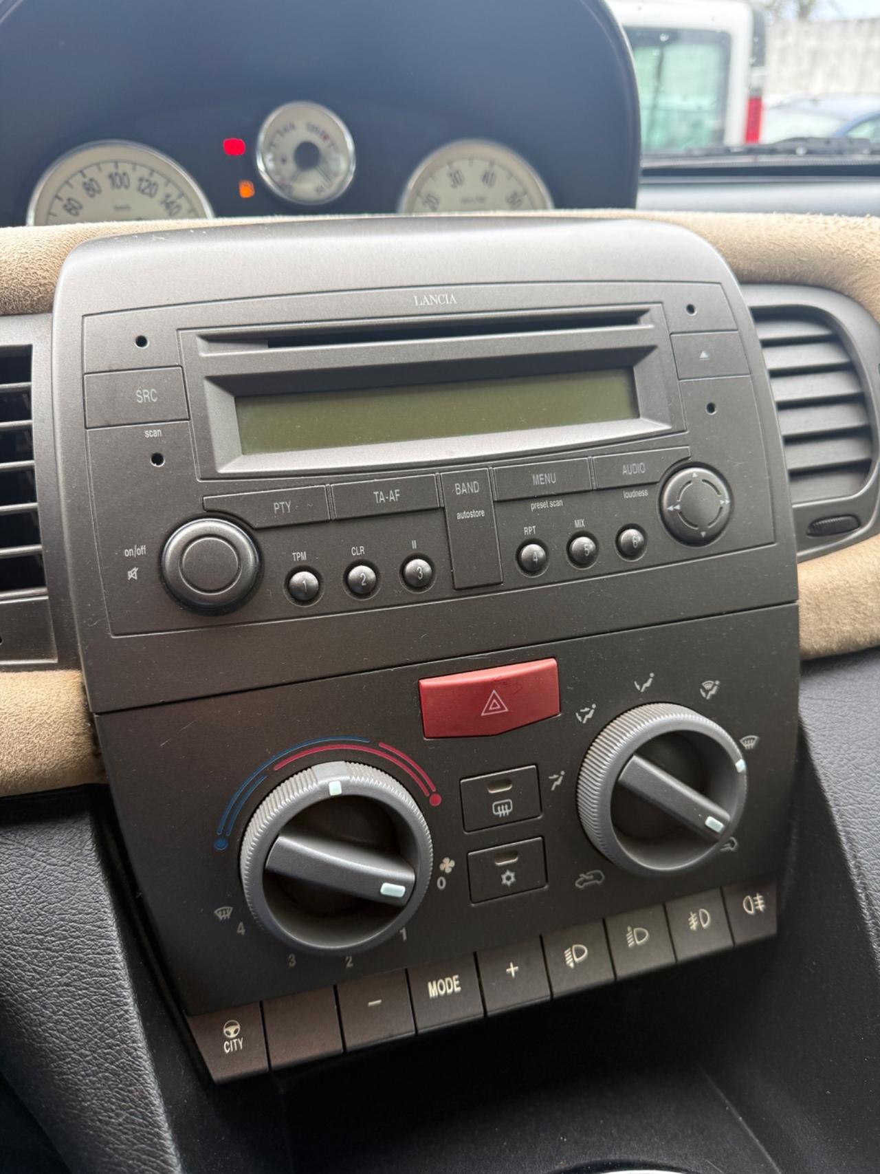 Lancia Ypsilon 1.2 Benz