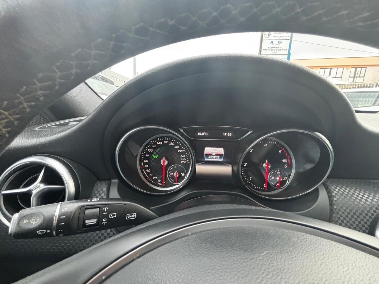 Mercedes-benz A 180 d Premium