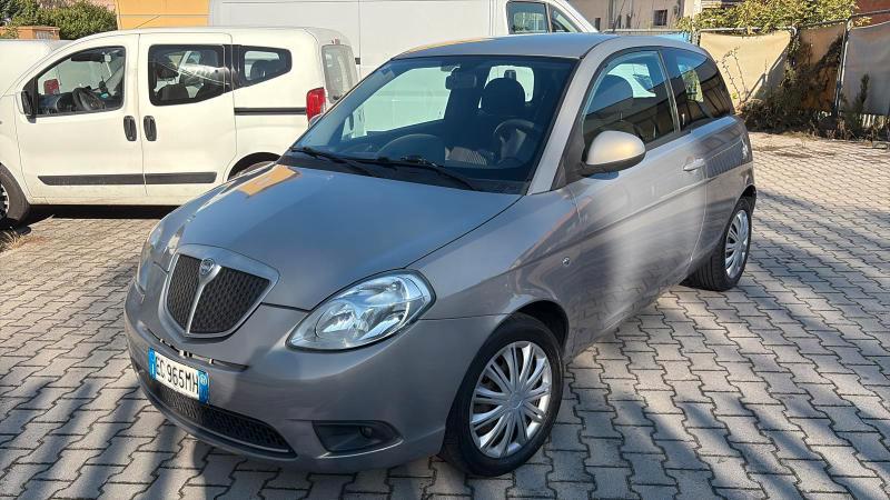 Lancia Ypsilon 3 Porte Ypsilon 1.2 8v Platino