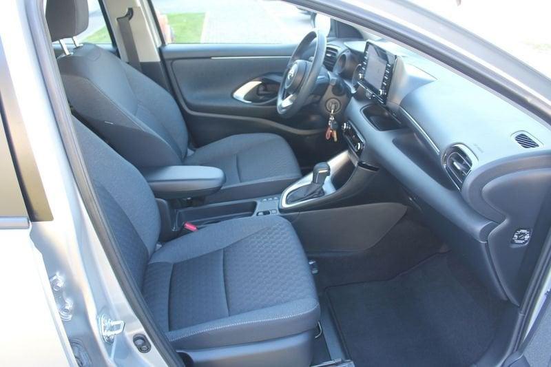 Toyota Yaris Hybrid Trend MY22