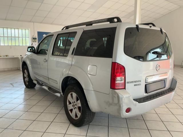 NISSAN Pathfinder 2.5 dCi LE 7 posti