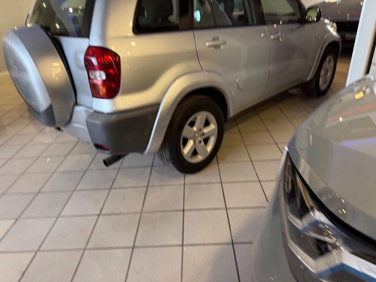 Toyota RAV4 2.0 Tdi D-4D cat 5 porte Sol