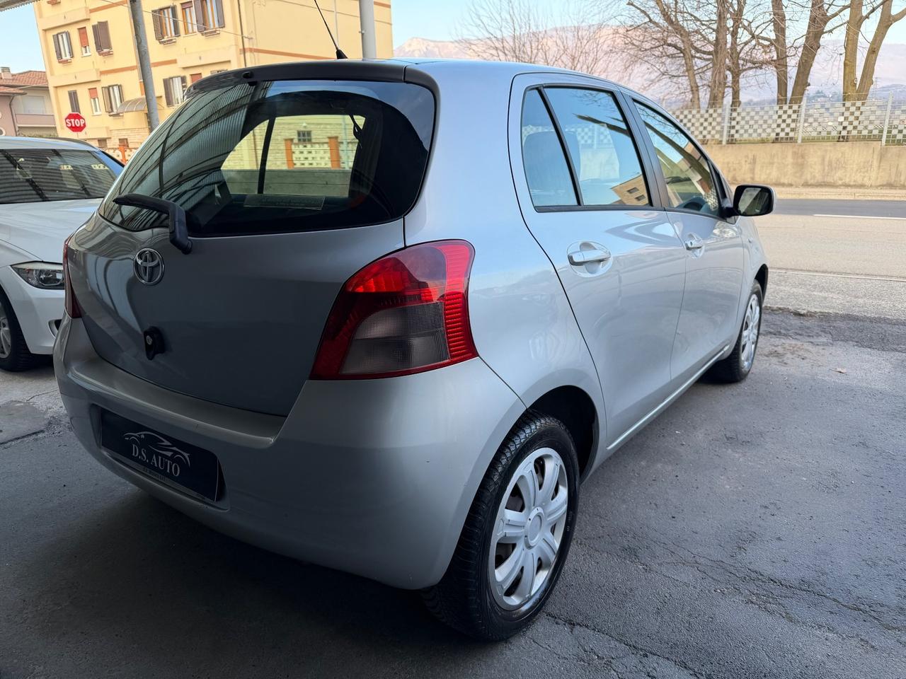 Toyota Yaris 5 porte 69 cv