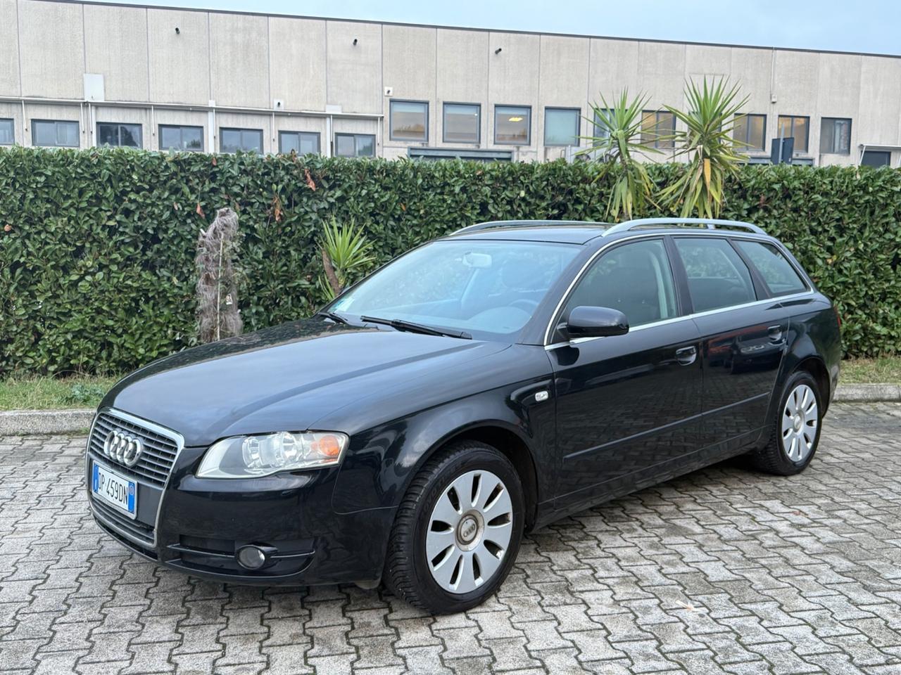 Audi A4 2.0 TDI 140CV LEGGI BENE