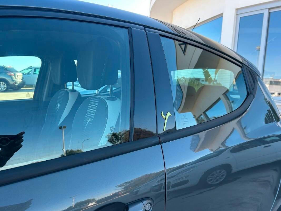 Lancia Ypsilon 1.2 8v Silver c clima 69cv