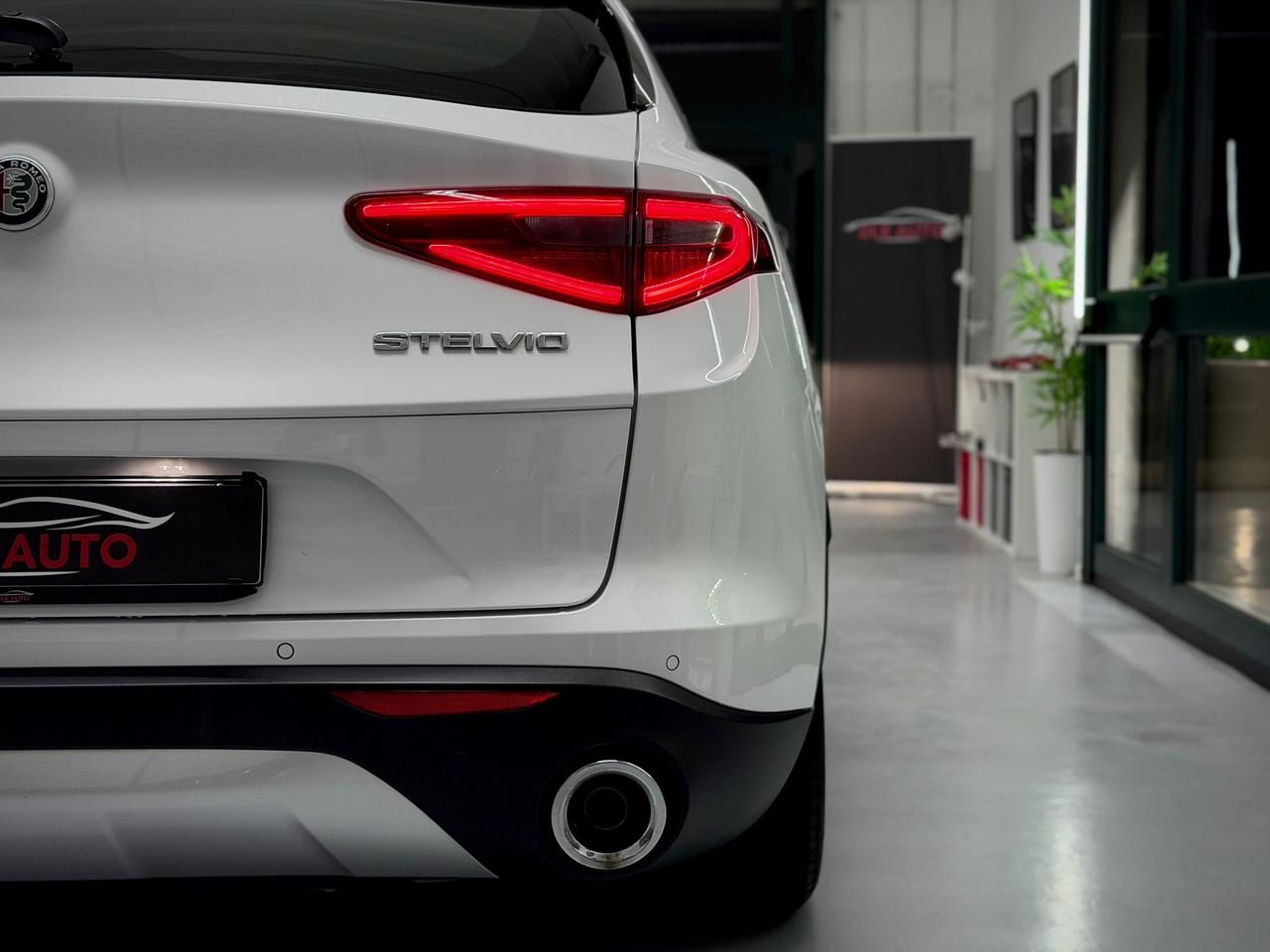 Alfa Romeo Stelvio 2.2 Turbodiesel 190 CV AT8 RWD Executive