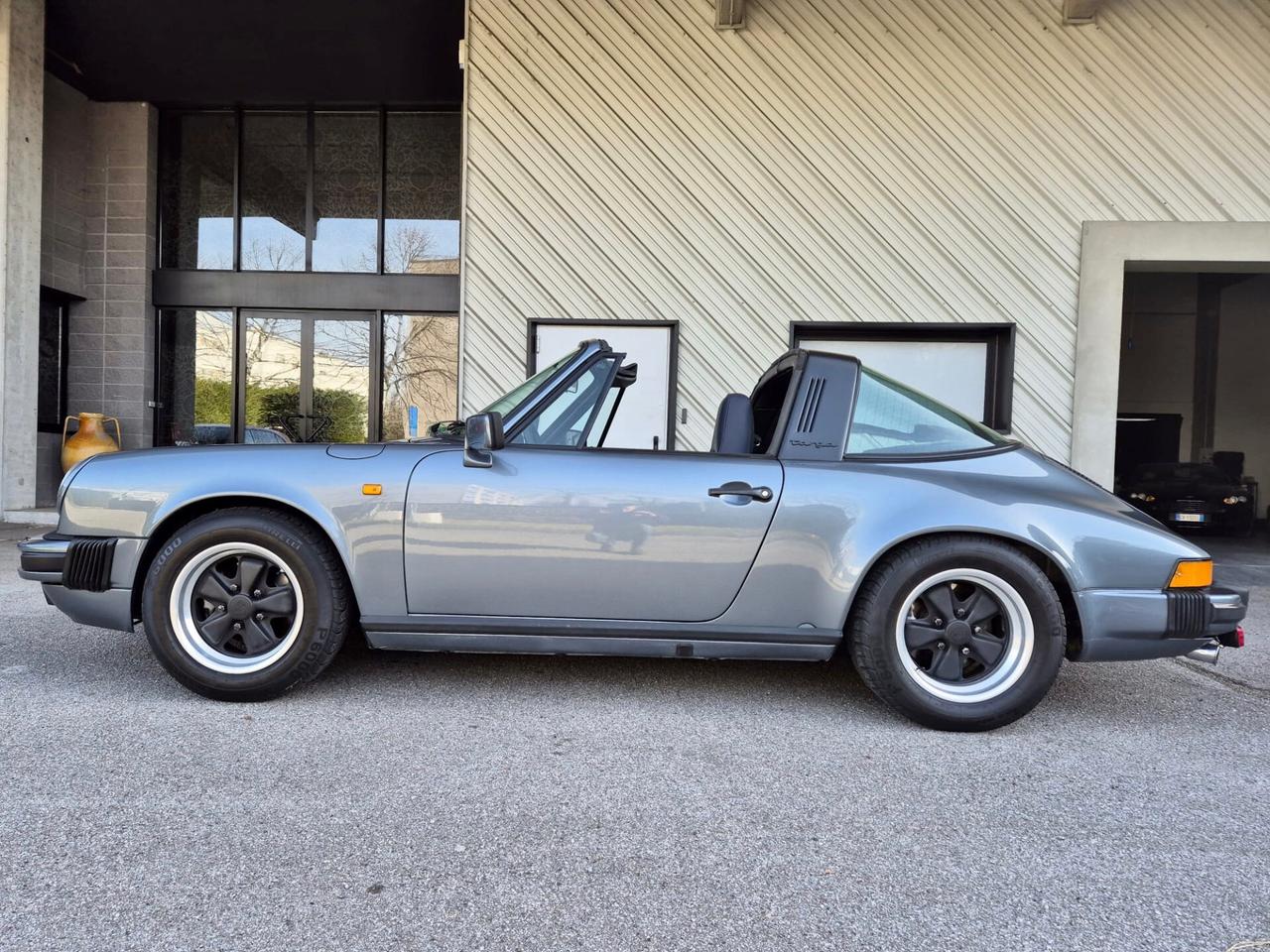 Porsche 911 CARRERA 3.2 TARGA