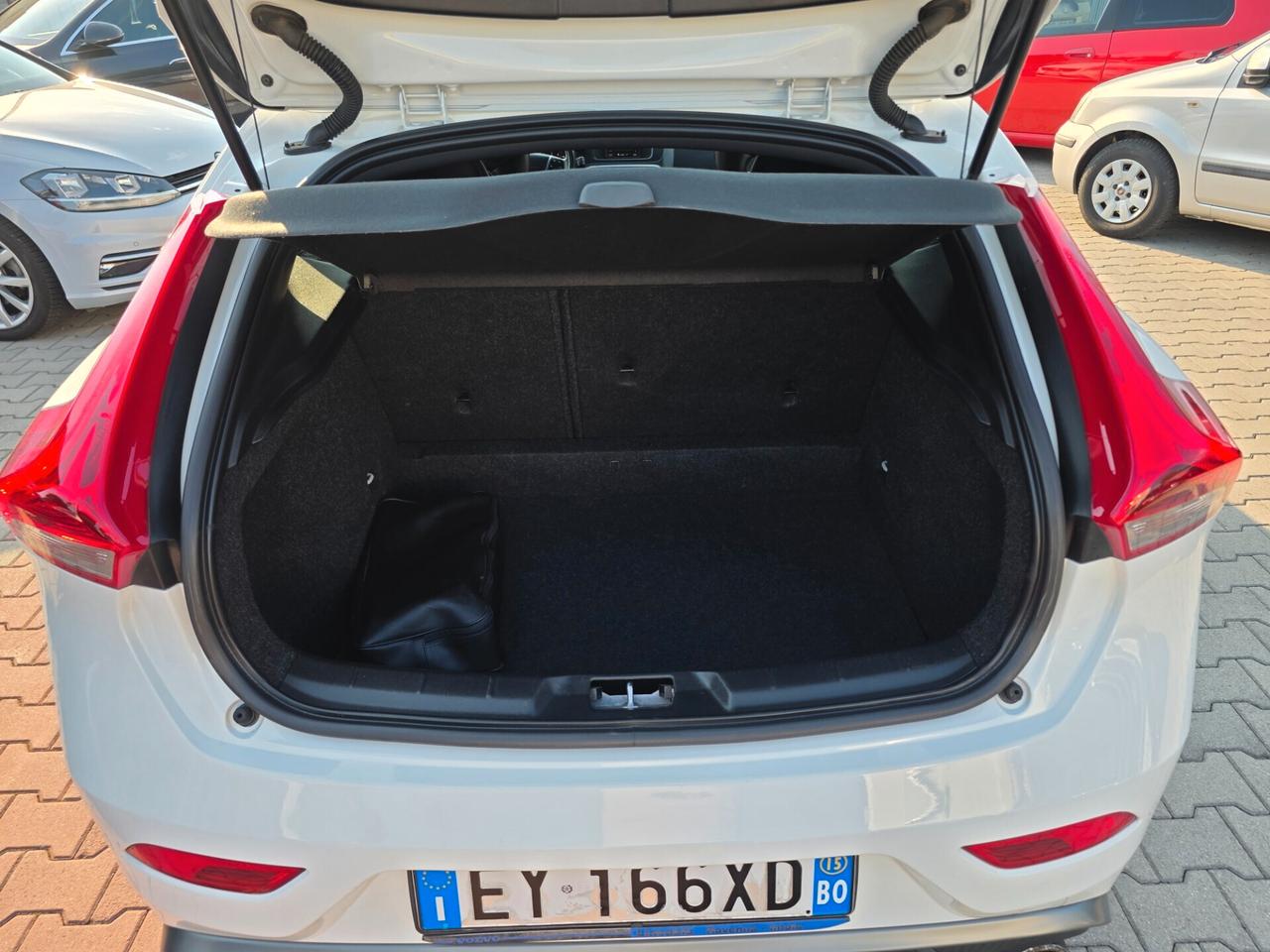 Volvo V40 D2 1.6 R-design perfetta e garantita 12M