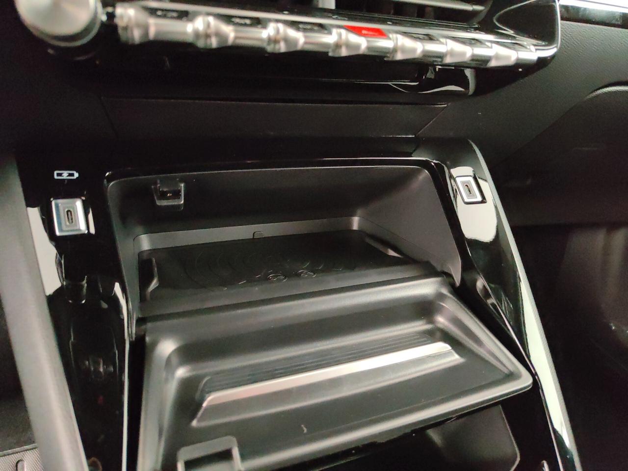 Peugeot 2008 PureTech 130 S&S EAT8 Allure