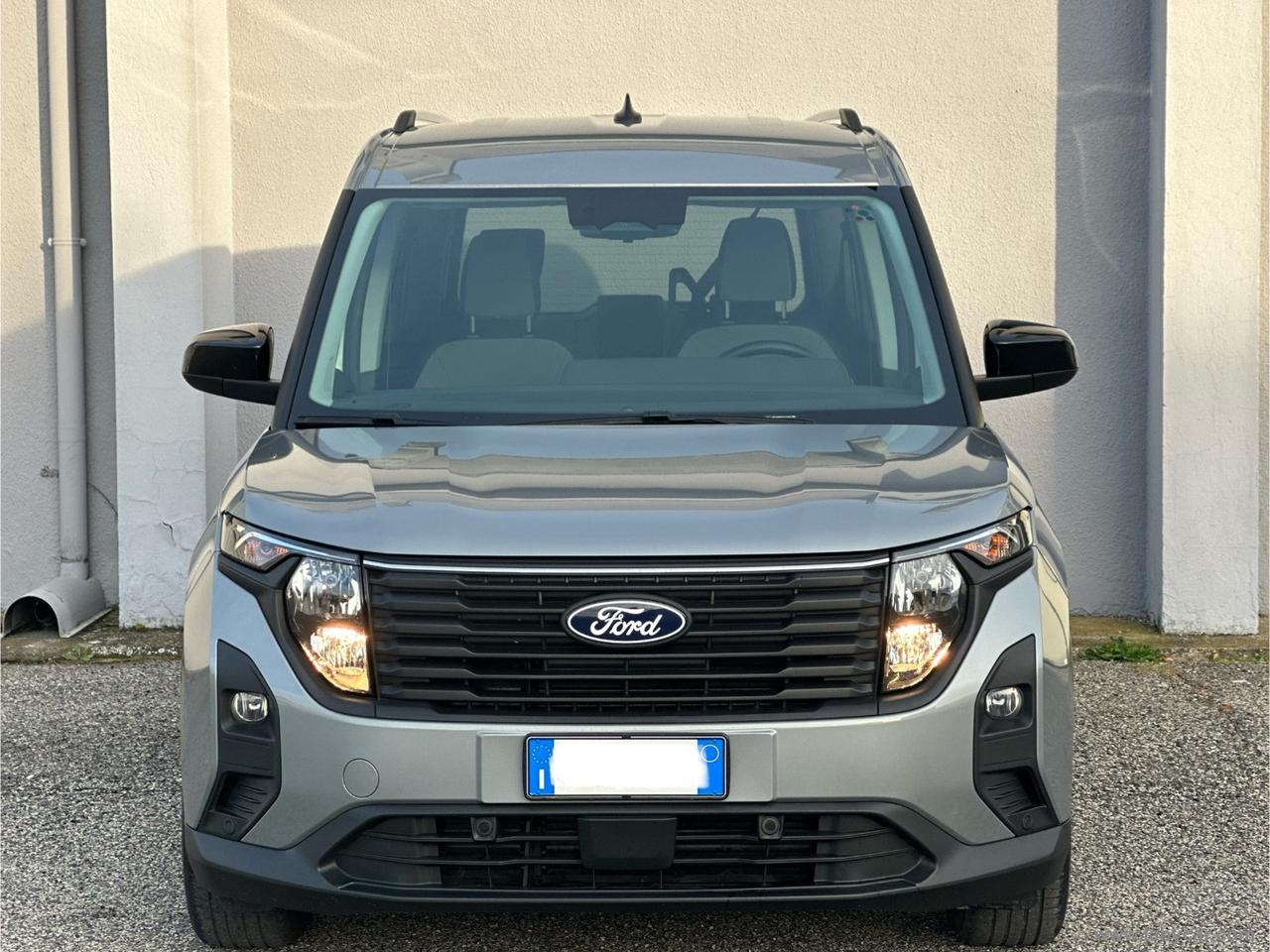 FORD Tourneo Courier 1.0 EcoBoost Titanium