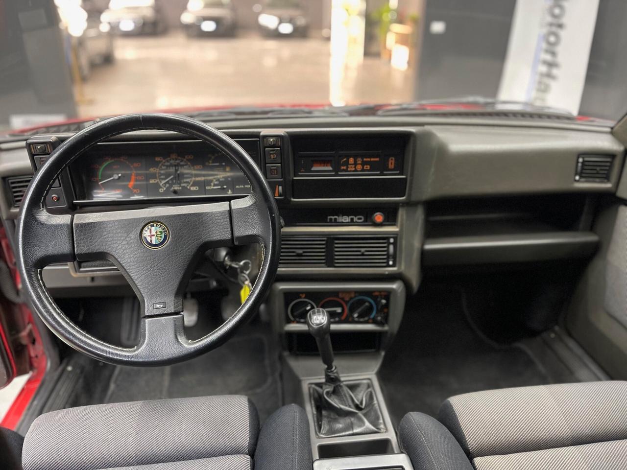 Alfa Romeo 75 3.0i V6 Milano