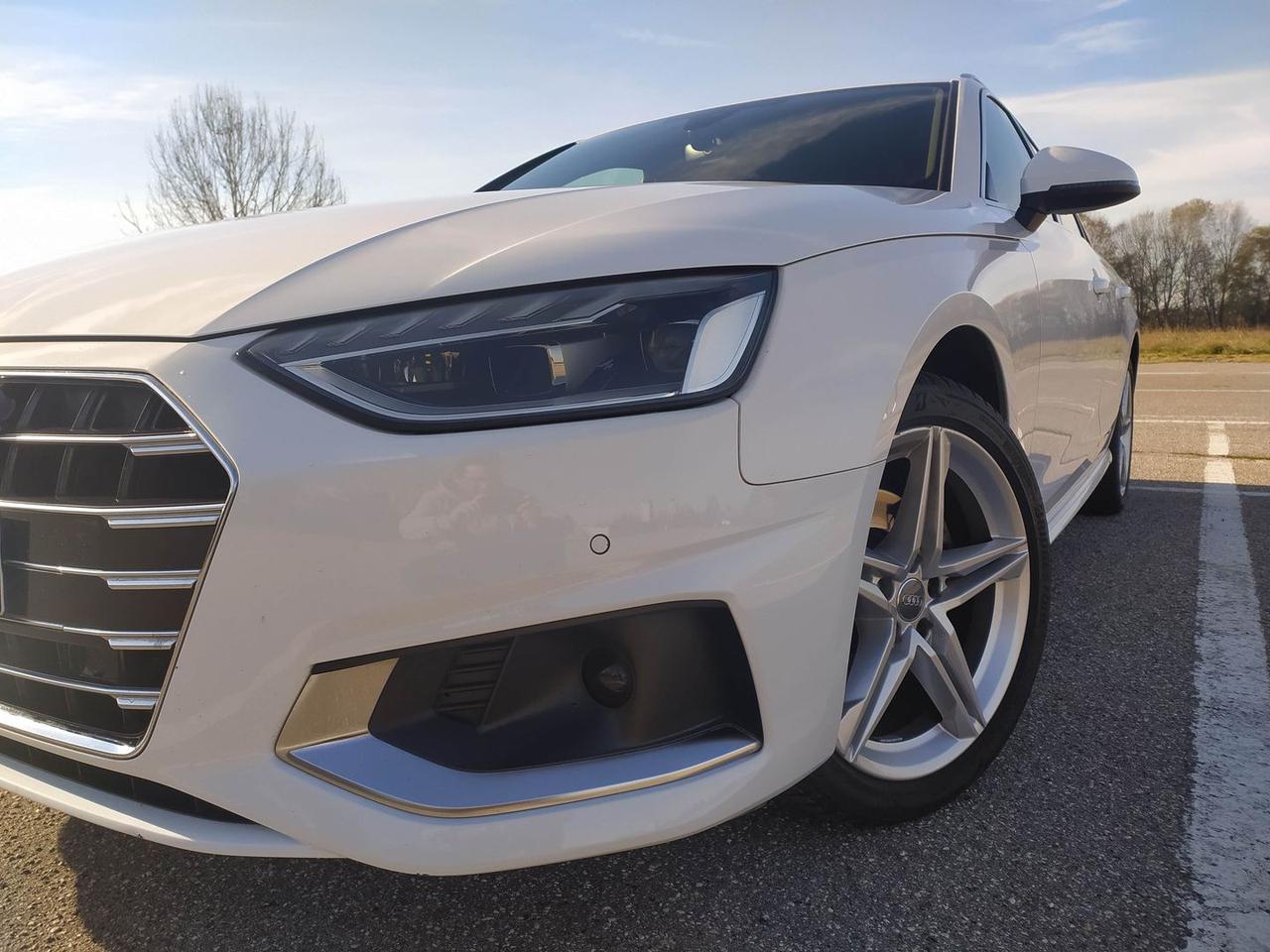 Audi A4 Business Advanced 2.0 35 TDI MHEV #8151