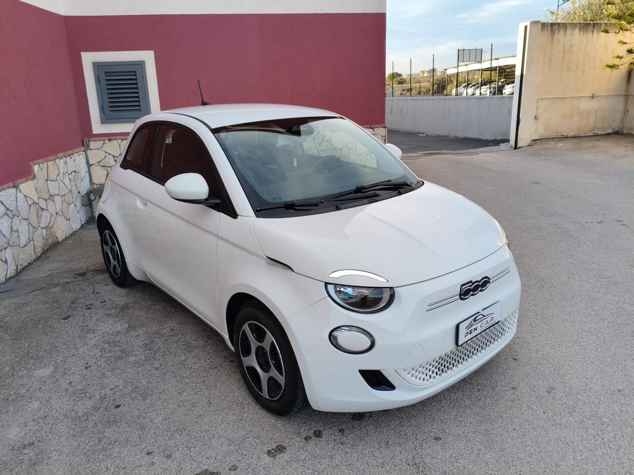 Fiat 500 500e Berlina 42 kWh Passion