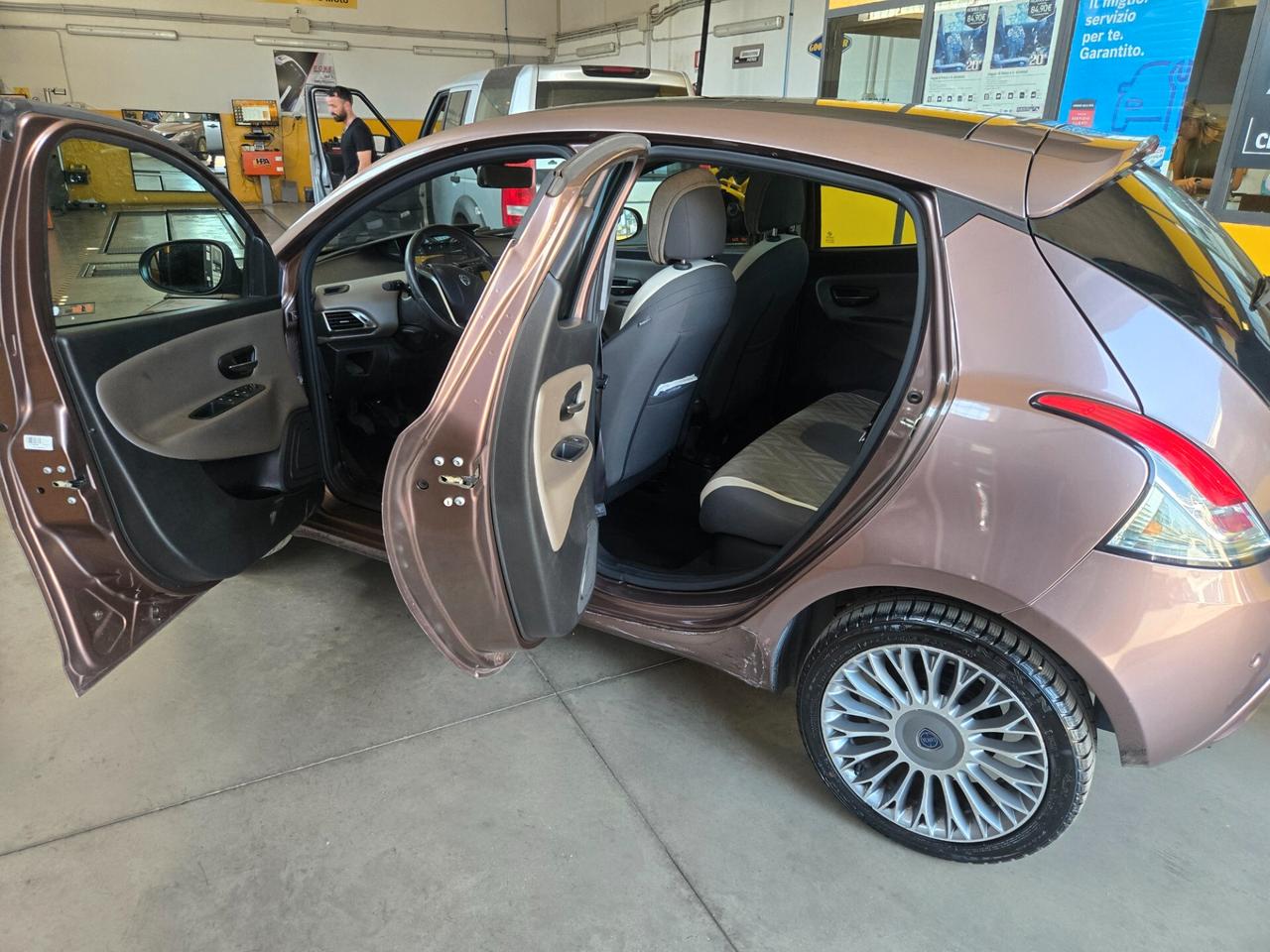 Lancia Ypsilon 1.2 GPL