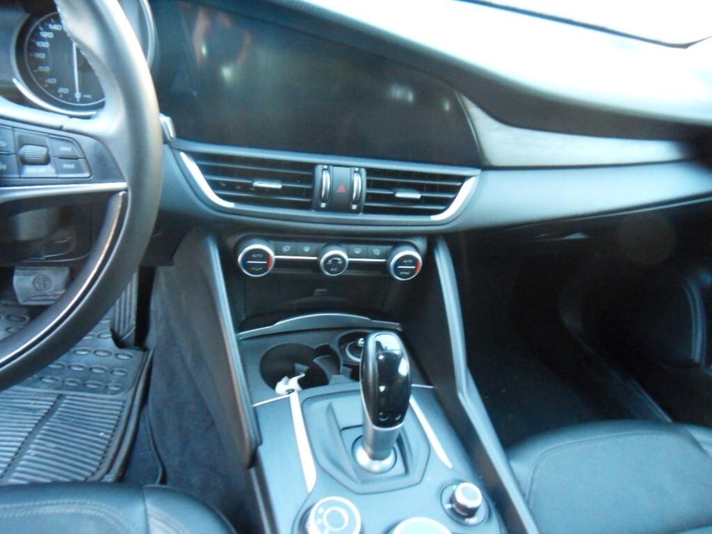 Alfa Romeo Giulia 2.2 Turbodiesel 180 CV AT8 Sport Edition