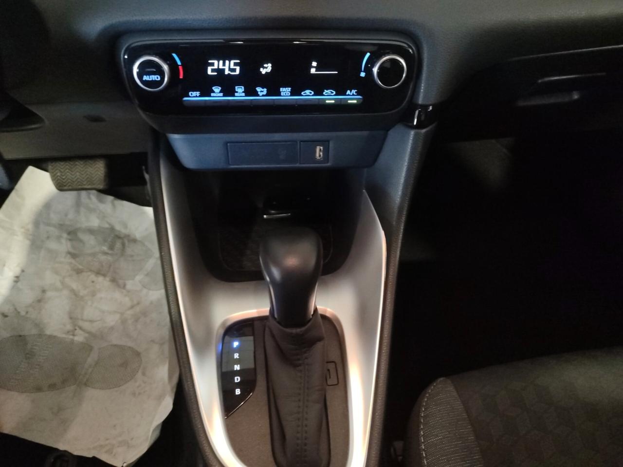 Toyota Yaris 1.5 Hybrid 5 porte Trend