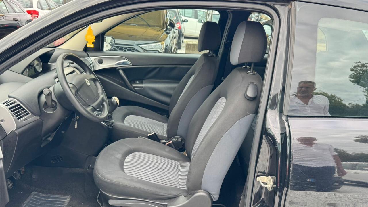 Lancia Ypsilon 1.2 69 CV Argento