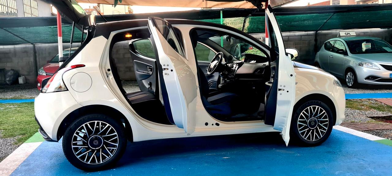 LANCIA YPSILON 1.2 BENZINA G.P.L DI CASA KM 71 MILA